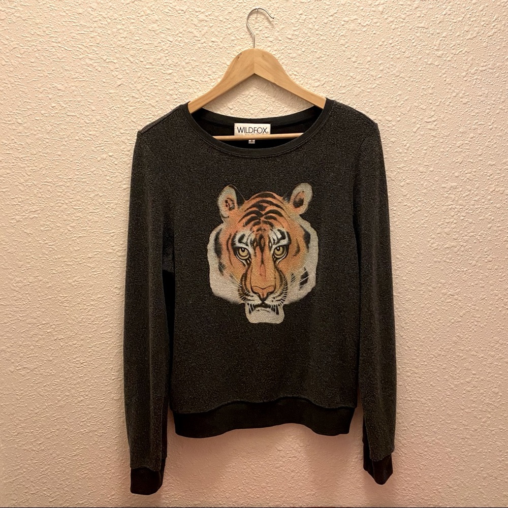 WILDFOX dark grey heather ‘baggy beach jumper’ with tiger graphic size S